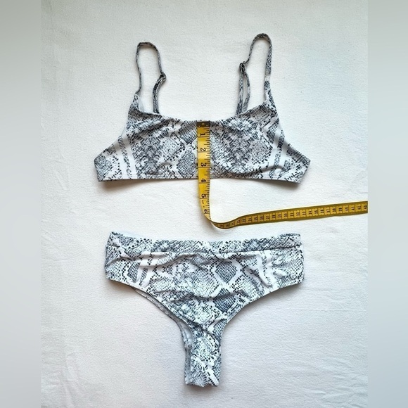 SHEIN blue and white snake print two piece swimsuit size S - Picture 4 of 10